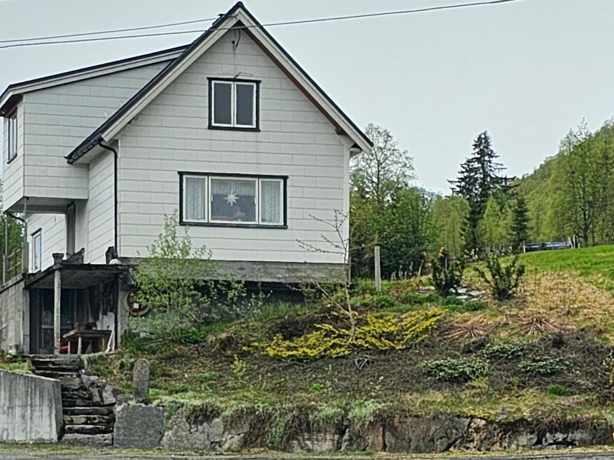Holiday Home Among The Pearls Of Norway Stranda  Eksteriør billede